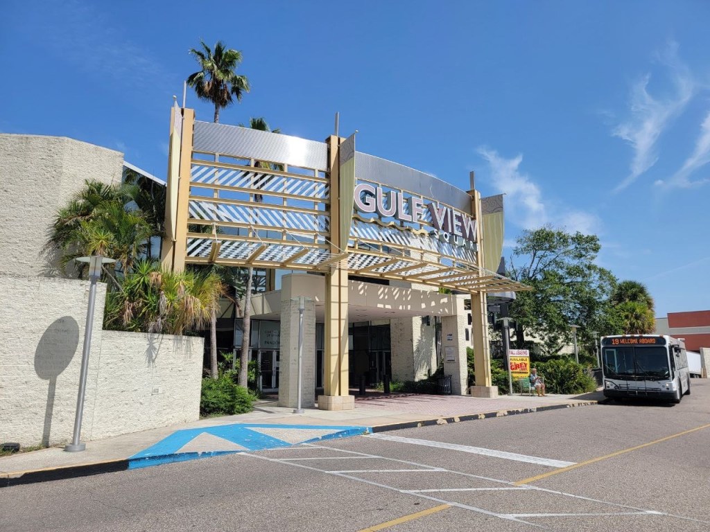 Scenes from a Dying&nbsp;Mall